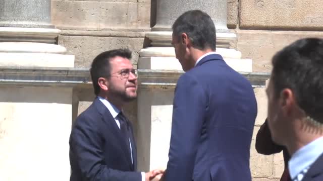Sánchez y Aragonés escenifican otro traspaso de competencias en plena negociación para la investidura de Salvador Illa